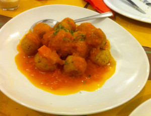 Polpette di pane affogate